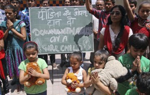 India, stuprata bambina di nove anni