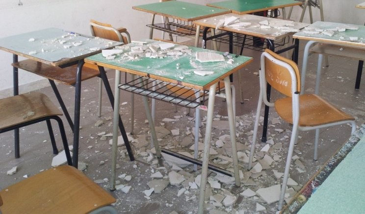 Crolla soffitto scuola elementare