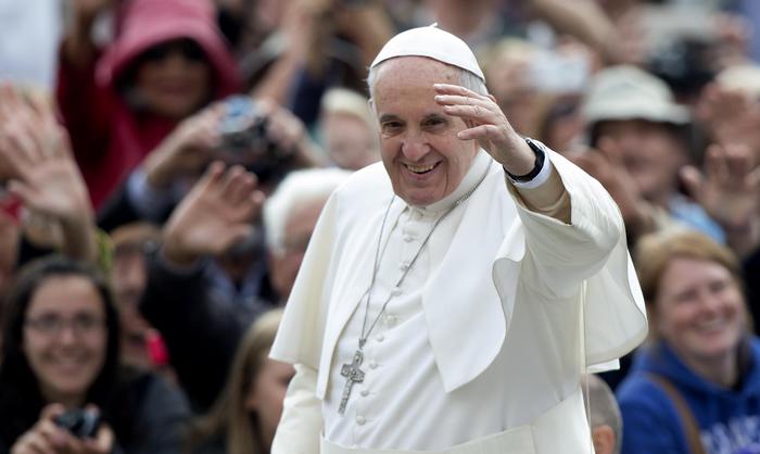 Papa Francesco difende le donne