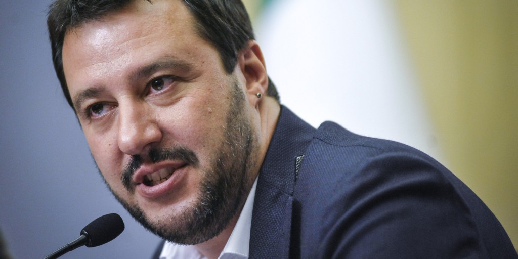 Salvini lancia una provocazione su Facebook