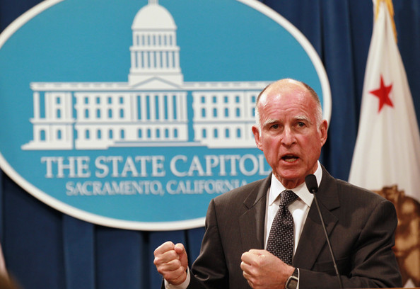 Il governatore della California promulga leggi sul clima