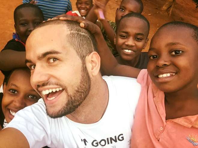 Andrea Caschetto è guarito da un tumore al cervello e "rinasce" con i suoi viaggi in Africa