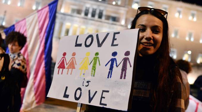 Grecia legalizza unioni omosessuali
