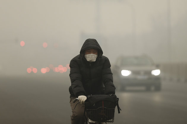 Pechino lancia allarme rosso inquinamento
