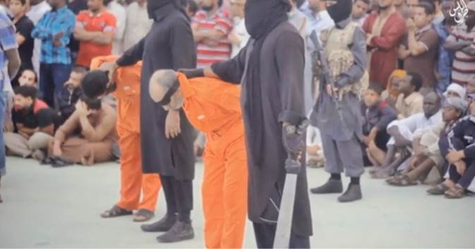Isis decapita 2 uomini accusati di stregoneria
