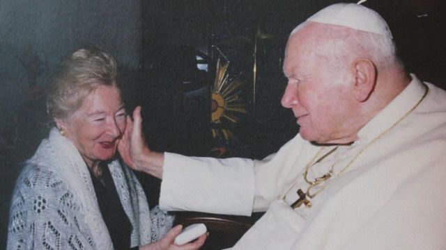 Possibile relazione tra Papa Giovanni Paolo II e una donna