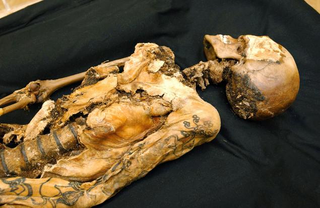 Scoperti tatuaggio e cancro al seno su mummia di 2500 anni fa