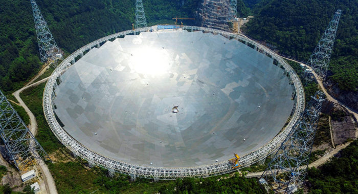 FAST è il più grande radiotelescopio del mondo